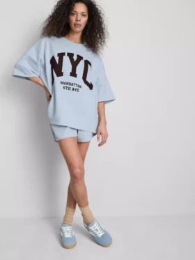 Tröja med droppärmar i bomullsrik NYC-stil