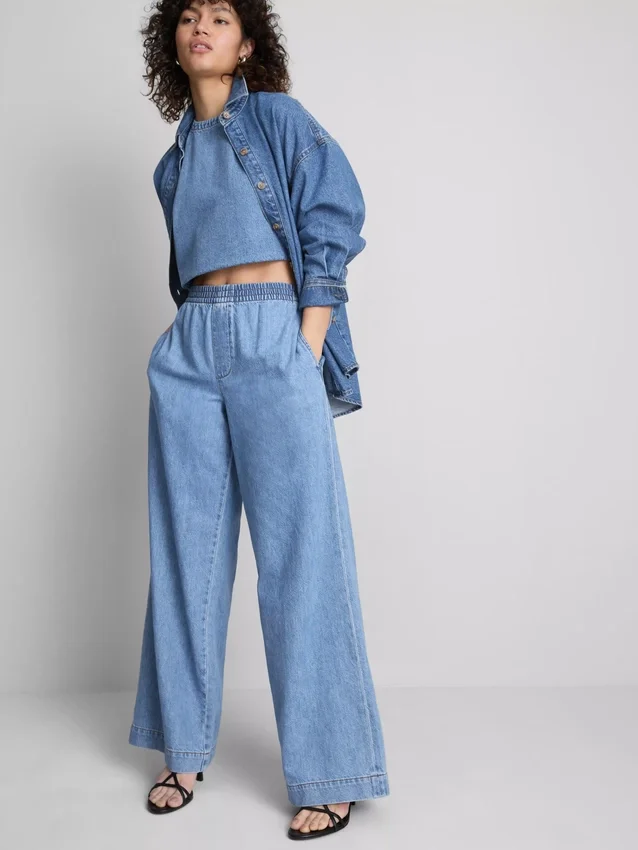 Träningsbyxor i bomullsdenim med vida ben