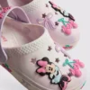 Träskor med Minnie Mouse-motiv från Disney