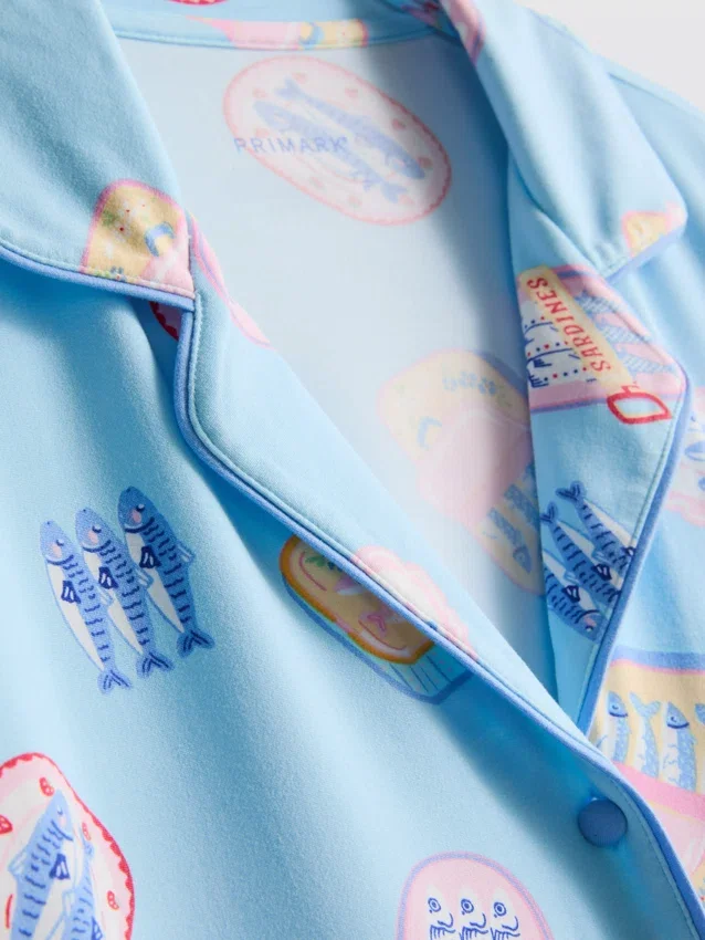 Tryckt kort pyjamasar i boyfriend-stil