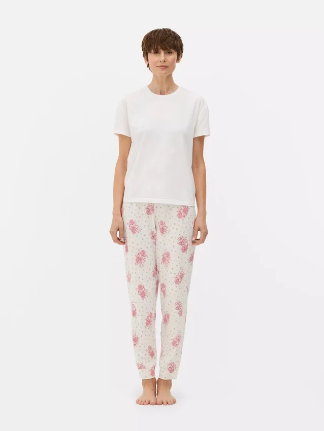 Tryckt pyjamaset med korta ärmar