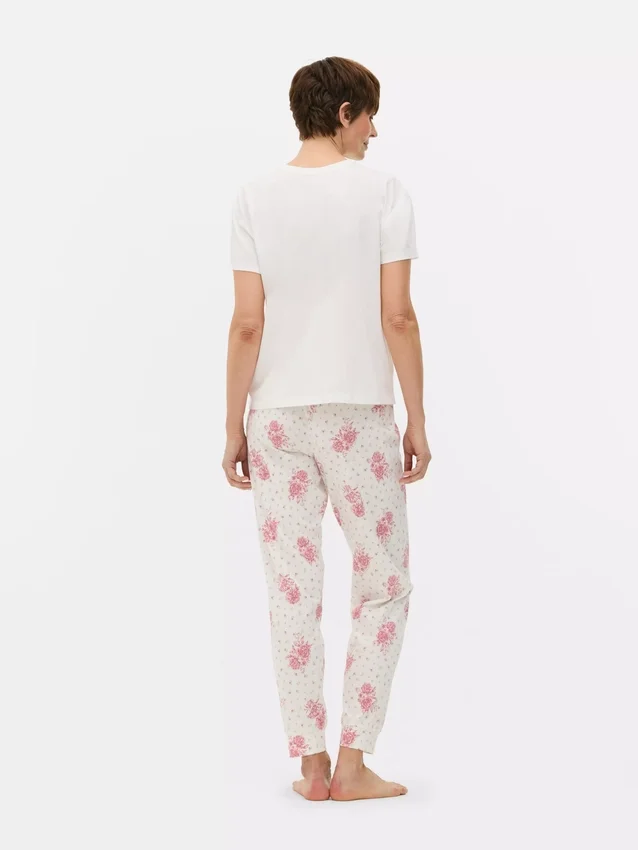 Tryckt pyjamaset med korta ärmar