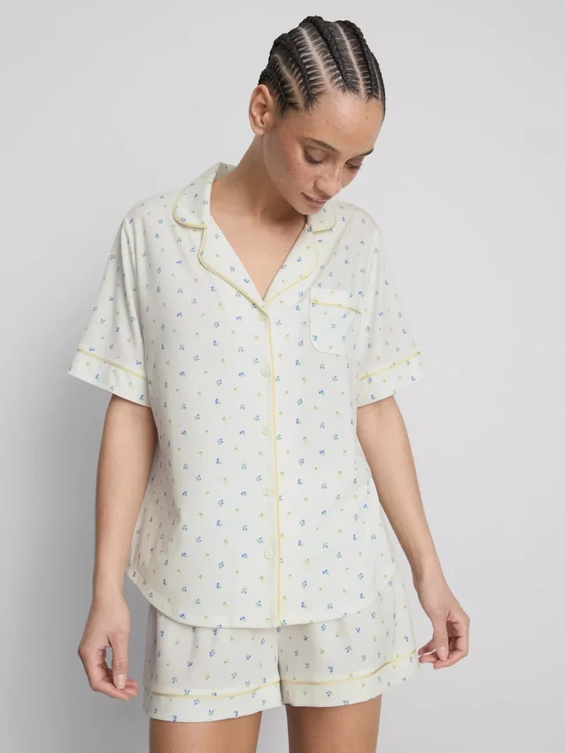 Tryckta korta boyfriend-stilens pyjamasar
