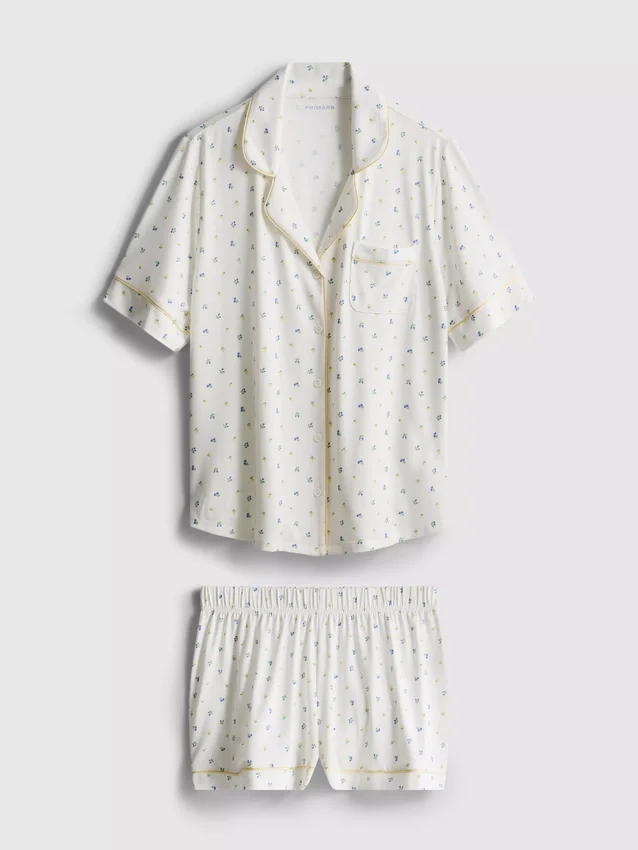 Tryckta korta boyfriend-stilens pyjamasar