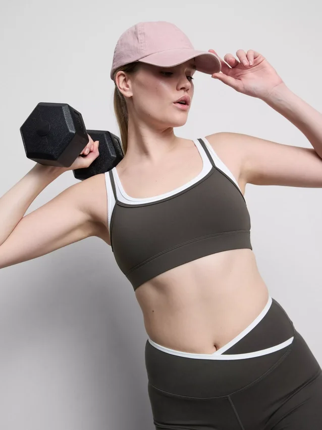 Tvålagers aktiv crop top