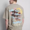 Tvättad T-shirt med japanskt tryck