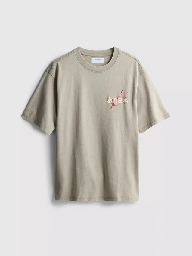 Tvättad T-shirt med japanskt tryck
