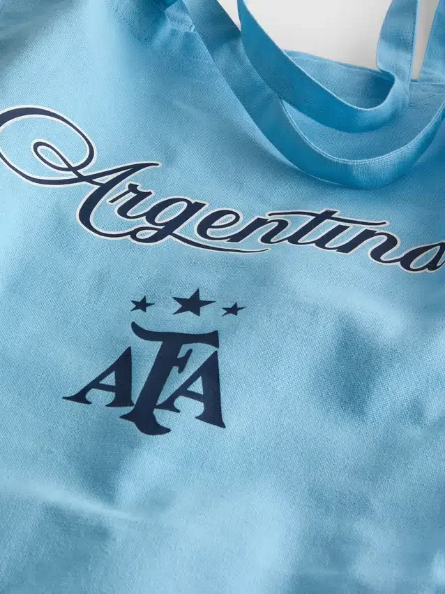 Tygväska med fotbollsmotiv från Argentina