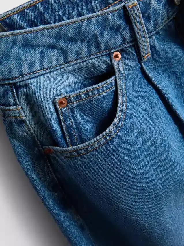 Ultimata jeans i bomullsdenim med vid ben
