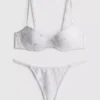 Underklädesset i satin med blommönster och push-up-effekt