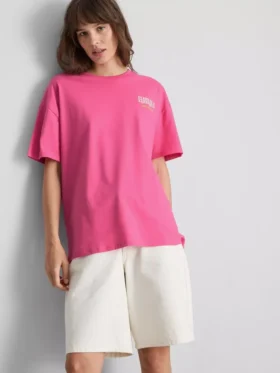 Överdimensionerad T-shirt i havannafärg med grafiskt tryck, med hög bomullsandel