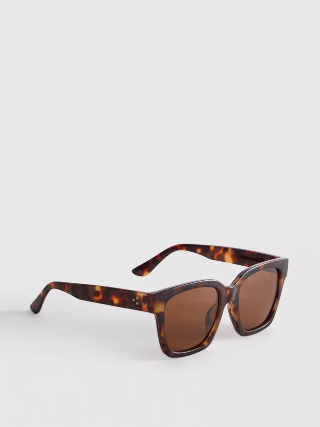 Överdimensionerade solglasögon i cat-eye-stil