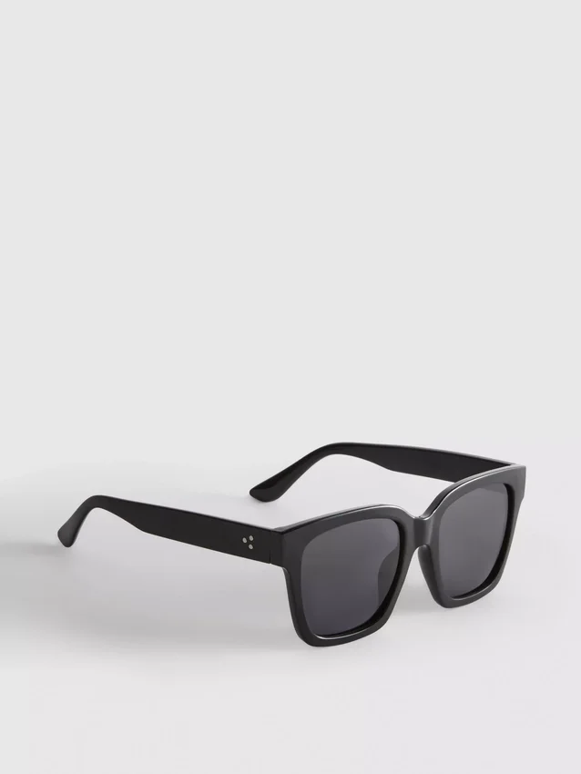 Överdimensionerade solglasögon i cat-eye-stil