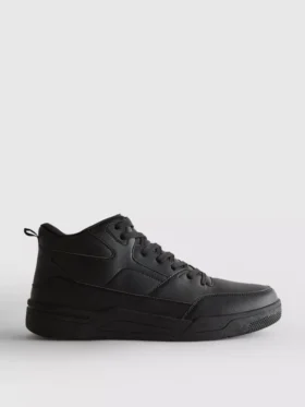 Viktiga sneakers med högt skaft