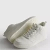 Viktiga sneakers med högt skaft